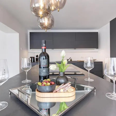 Appartement Blumenraum 2 *